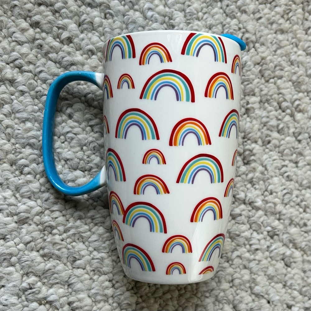 NWT 12oz Rainbow🌈mug w/closing cover